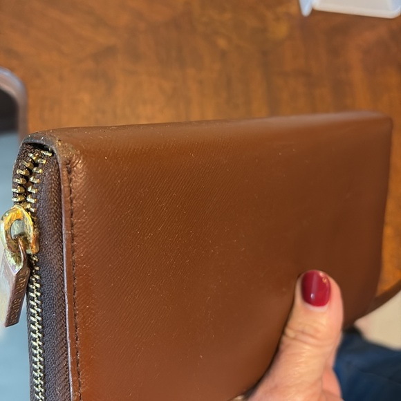 Tory Burch   Long wallet  zippy wallet leather  brown / gold tone good condition - Picture 11 of 16